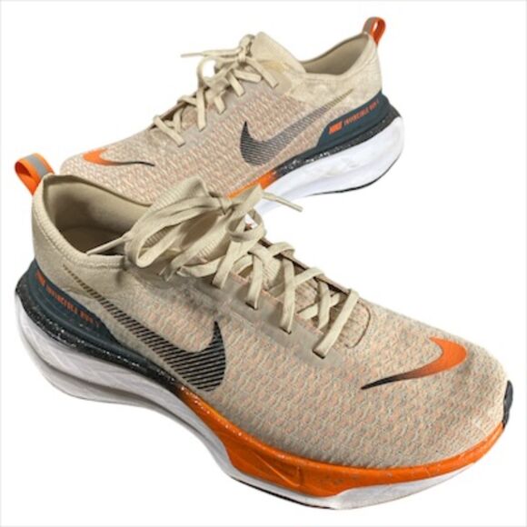 NIKE ZOOMX Invincible Run 3 Flyknit 3 Sneakers